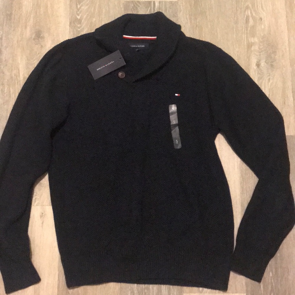 NWT Men’s Tommy Hilfiger Navy Sweater
